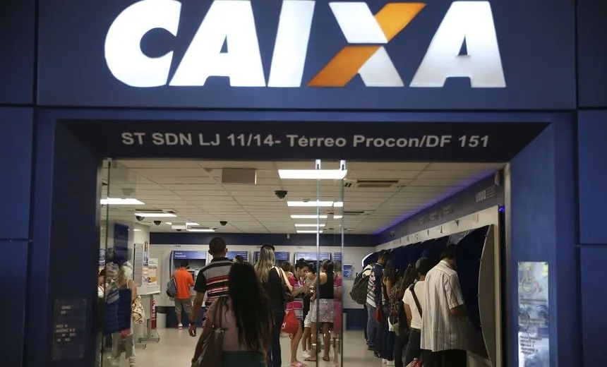 Agências da Caixa ampliam horário nesta sexta para saques do FGTS