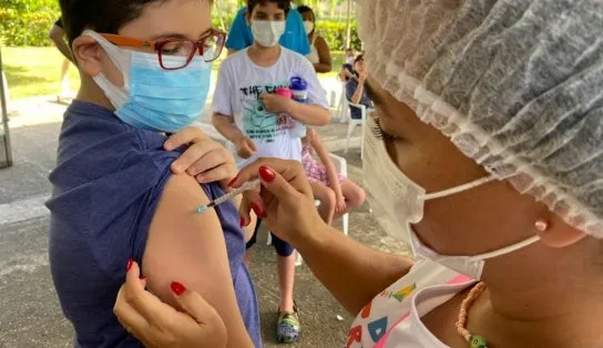 Vacinação contra Covid-19 volta neste sábado para as crianças de Salvador; confira estratégia