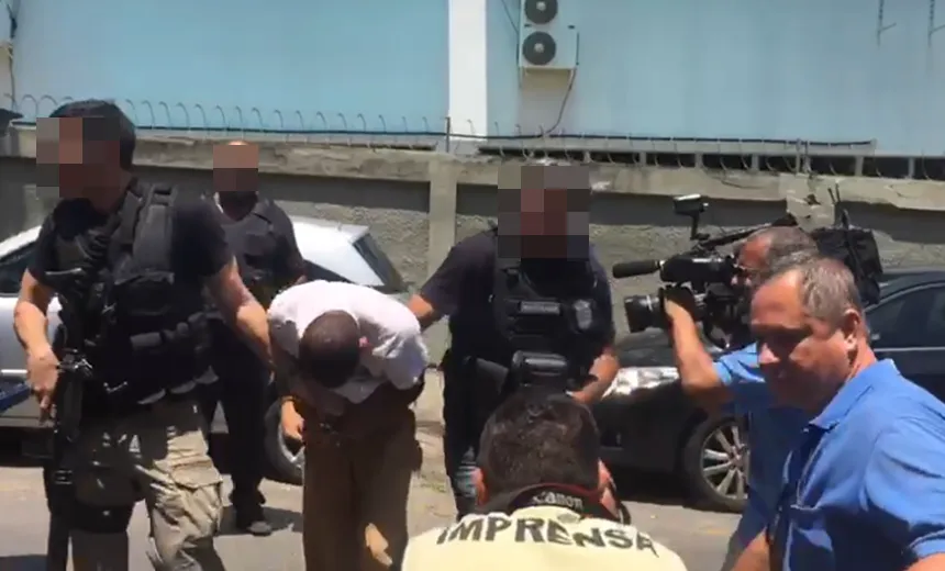 Polícia apresenta Caíque, “chefão” do tráfico no Nordeste de Amaralina