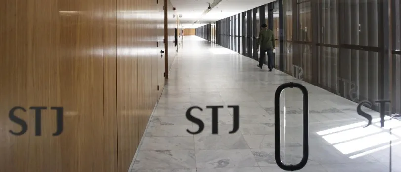 CULTURA DO ESTUPRO?: STJ absolve réu que beijou à força menina de 15 anos