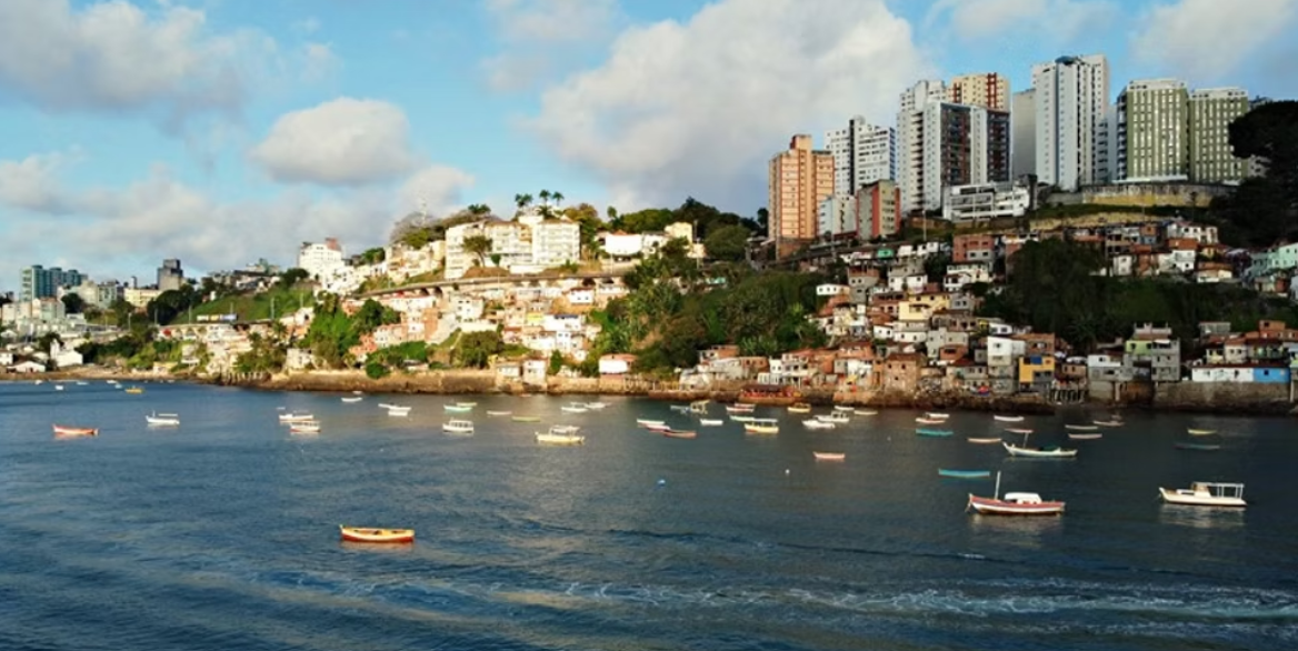 Em um dos pontos mais bonitos de Salvador, mas tamb&eacute;m um dos mais pol&ecirc;micos e marginalizados, a regi&atilde;o da Gamboa segue frequentemente nos notici&aacute;rios dos portais e das TVs. | Foto: Reprodu&ccedil;&atilde;o/ Bahia Terra