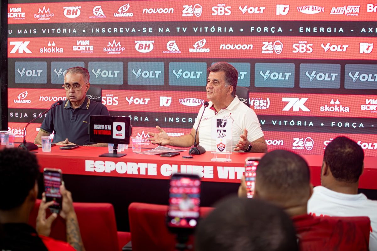 veja como foi a coletiva do presidente do Vit&oacute;ria F&aacute;bio Mota. Foto: Victor Ferreira/EC Vit&oacute;ria