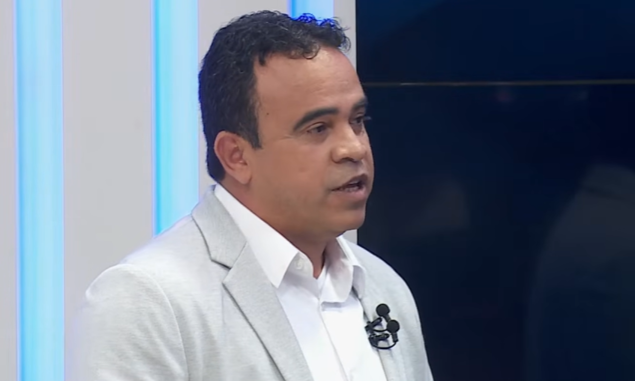 Mansur critica modelo militar da PM: 'Aprisiona o trabalho da seguran&ccedil;a p&uacute;blica'. Foto: TV Aratu