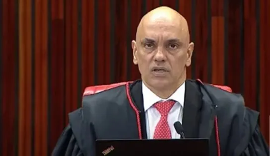 Alexandre de Moraes afasta governador do DF do cargo por 90 dias