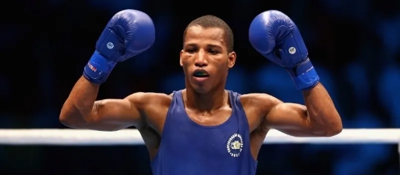 BOXE: Baiano Robson Conceição &#8216;solta o braço&#8217; e vence em sua luta de estreia