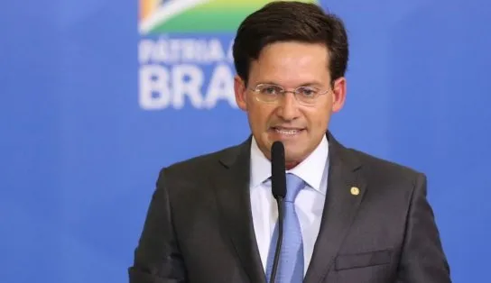 Despressurização de avião de ACM Neto provocou tensão e temor, diz João Roma