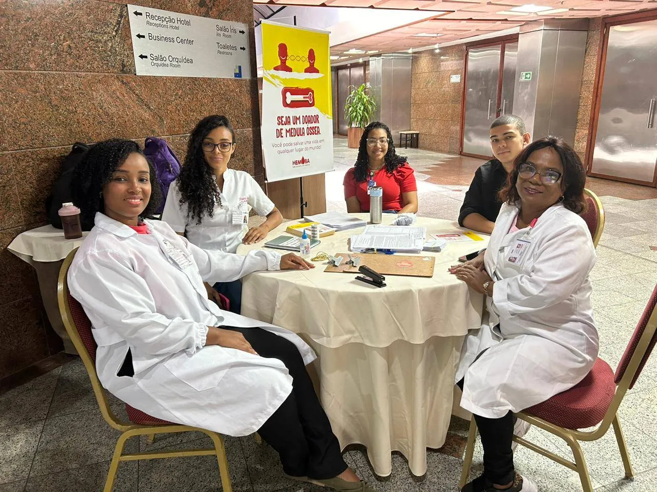 Unidade da Hemoba realiza cadastro de doadores de medula óssea em hotel no Itaigara
