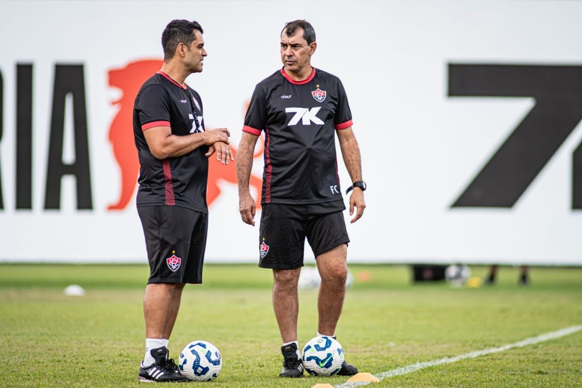 O Vitória se reapresentou e fez atividades físicas e técnicas com a comissão de Fábio Carille, visando o duelo contra o Flamengo. Foto: Victor Ferreira/EC Vitória
