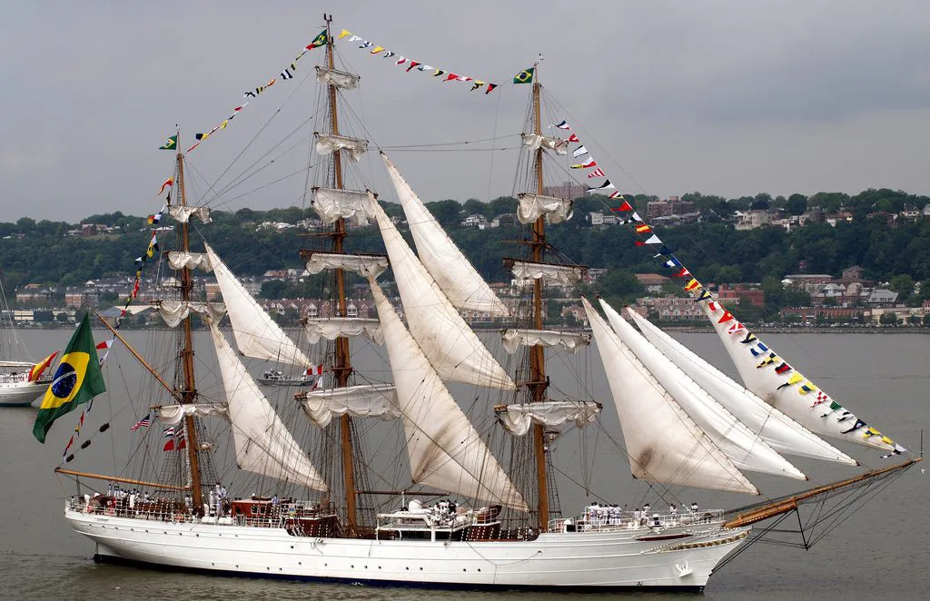 Navio-veleiro Cisne Branco está  aberto à visitação no Porto de Salvador