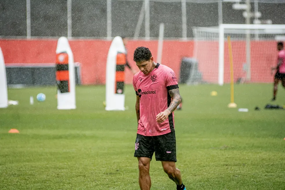Giovanni Augusto segue vetado e não enfrentará o Atlético-GO