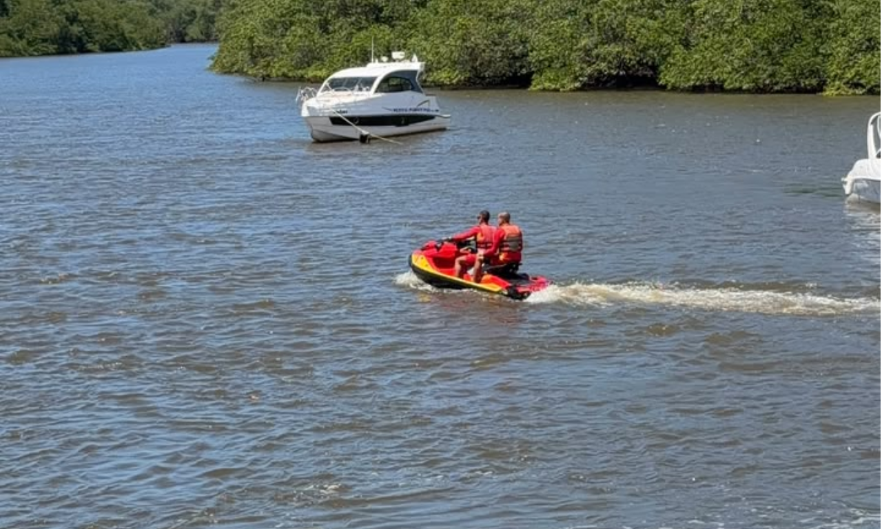 Corpo de jovem desaparecido após afogamento é encontrado em praia de Porto Seguro. Foto: Divulgação | Corpo de Bombeiros