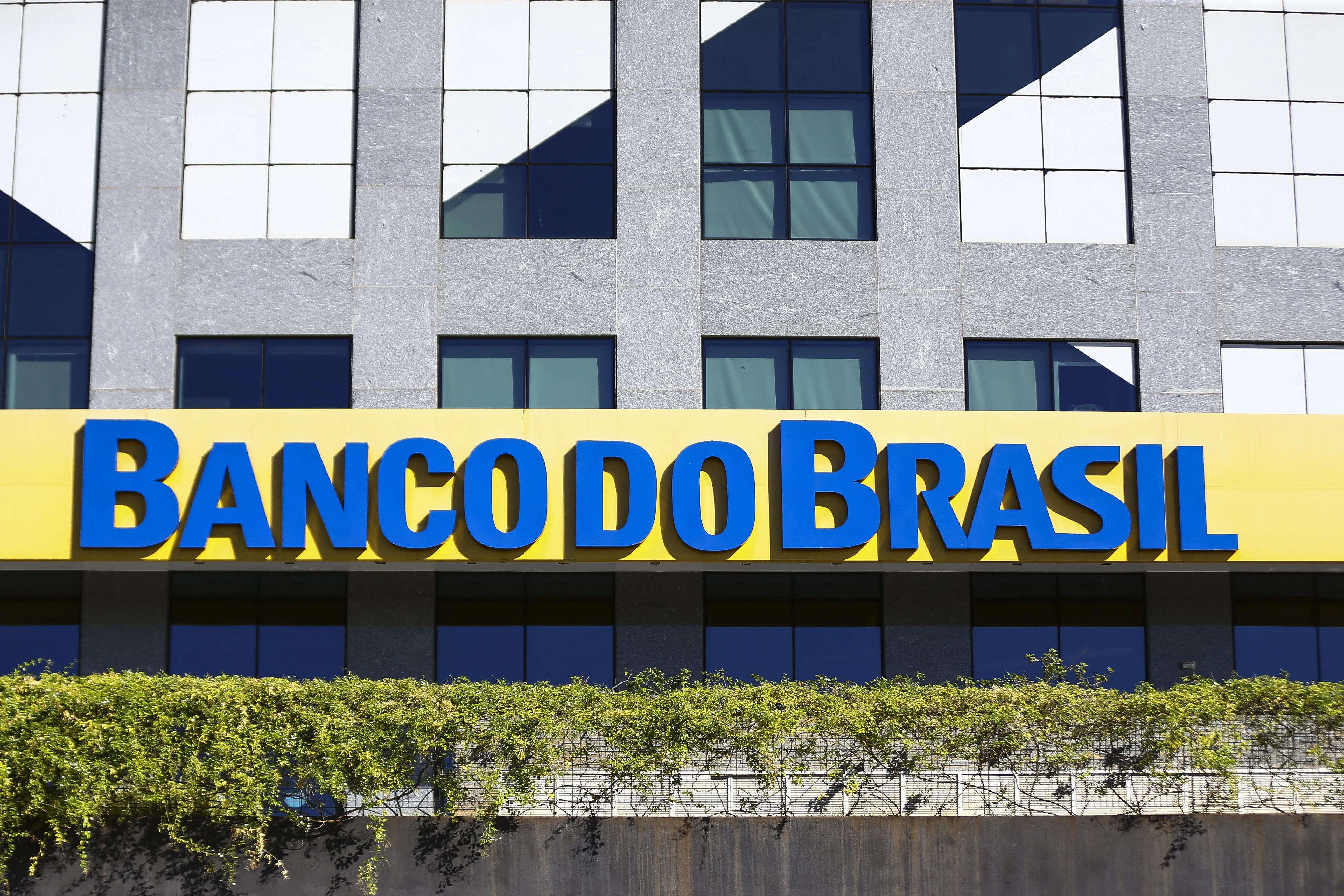 Operação da polícia desarticula esquema de fraudes no Banco do Brasil