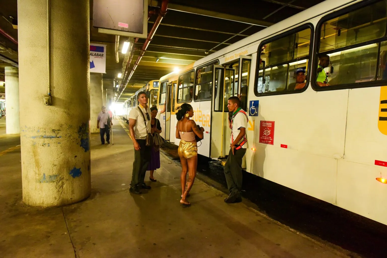 Linhas de ônibus retornam ao subsolo da Estação da Lapa nesta sexta-feira