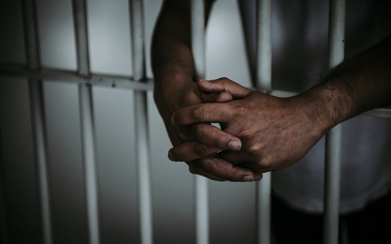 Crimes de feminic&iacute;dio prev&ecirc; pena de 20 a 40 anos de pris&atilde;o no Brasil, conforme a legisla&ccedil;&atilde;o atual/Foto: Freepik&nbsp;