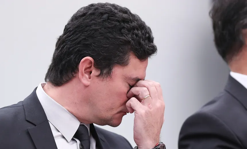 Moro deve ir ao Senado nesta quarta-feira para explicar mensagens divulgadas por site