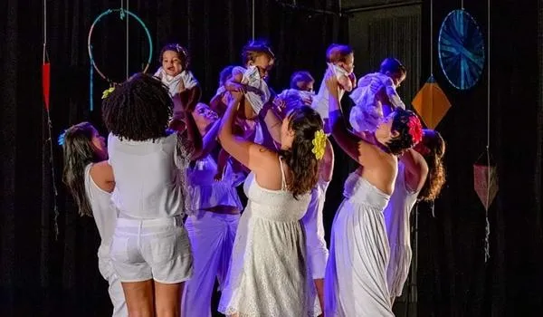 Espetáculo da Dança Materna celebra brincadeiras infantis em Salvador