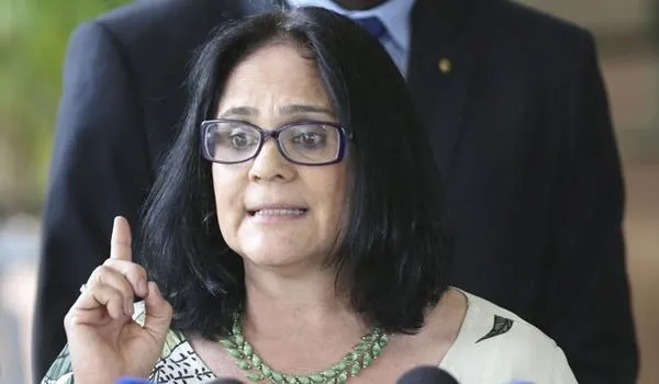 Ministra Damares cancela vinda à Bahia após confirmação de coronavírus em secretário de Comunicação