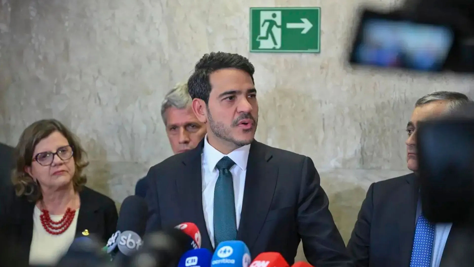 'Coragem': Após não conseguir chegar ao STF, Jorge Messias posta mensagem