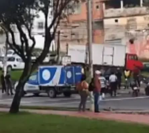 Casal morre em acidente de moto na Avenida Suburbana, em Salvador.| Reprodução: Redes Sociais