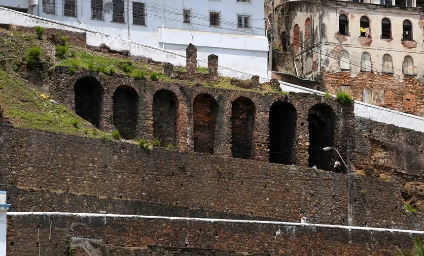 Arcos do comércio serão requalificados essa semana, diz prefeitura