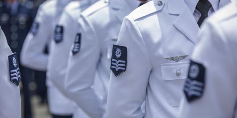 A FAB abre periodicamente processos seletivos para sargentos temporários, que não exigem prova intelectual, mas sim avaliação de títulos, certificados e experiência profissional/Foto: Reprodução