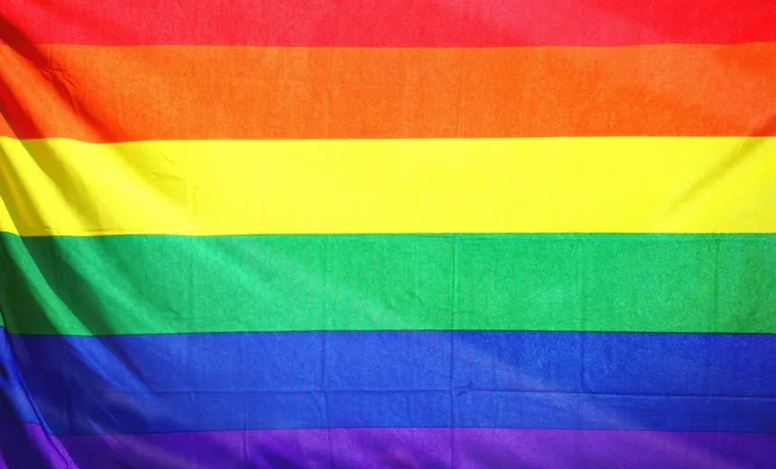 Profissionais da psicologia não podem oferecer práticas de “cura gay”, decide STF