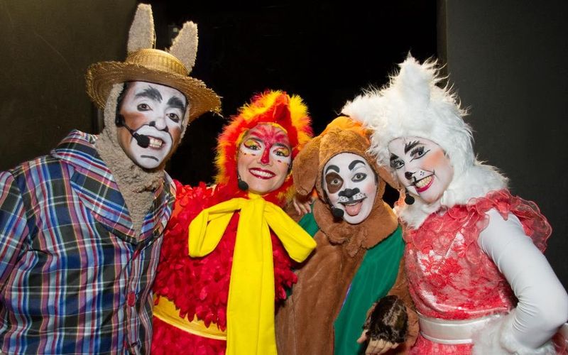 Cl&aacute;ssico da dramaturgia infantil brasileira, &ldquo;Os Saltimbancos&rdquo; retorna aos palcos com personagens que abandonam antigas condi&ccedil;&otilde;es de vida para perseguir o sonho de formar uma banda/Foto: Divulga&ccedil;&atilde;o&nbsp;