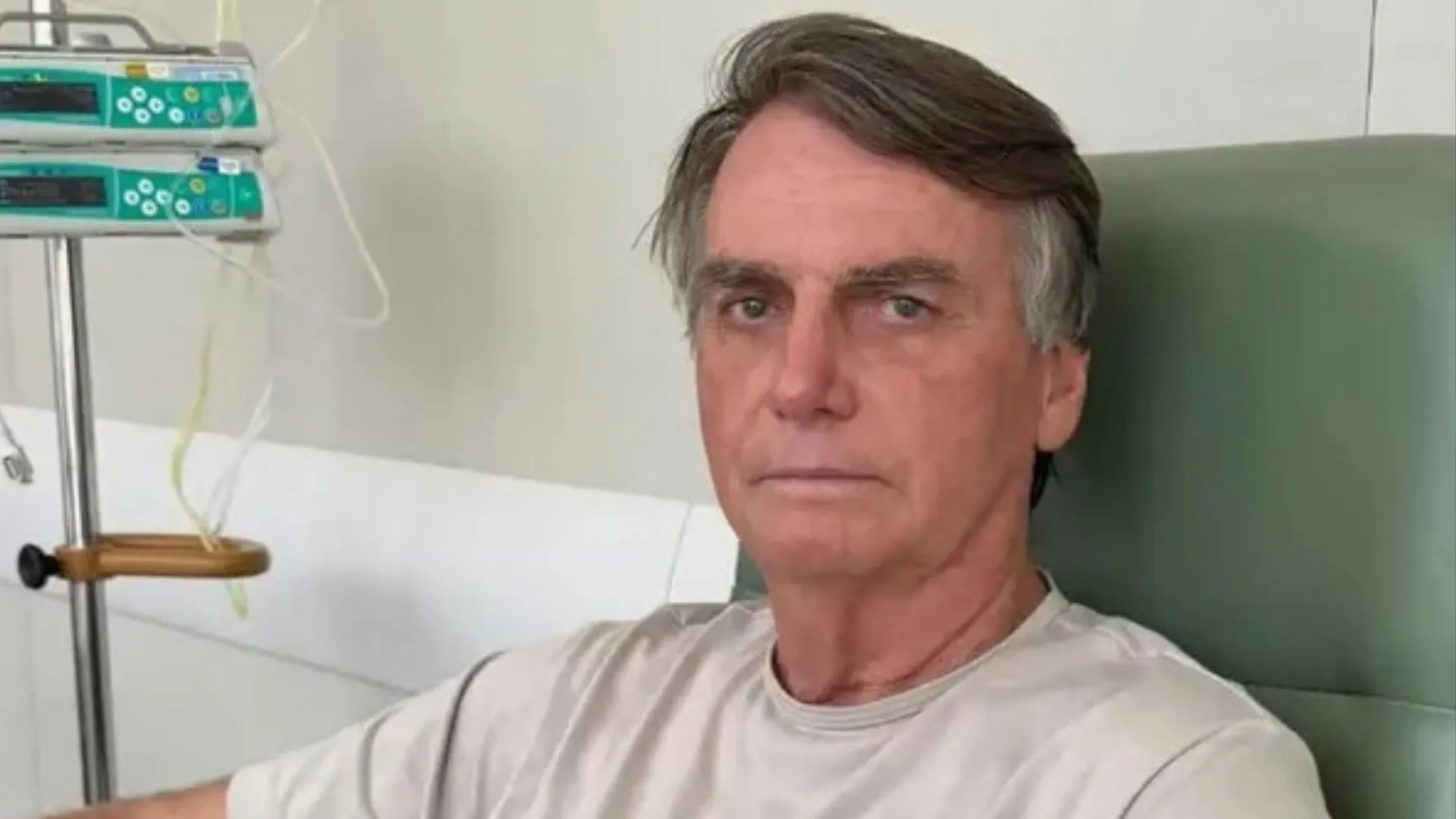 Bolsonaro pode passar por nova cirurgia no ombro; entenda
