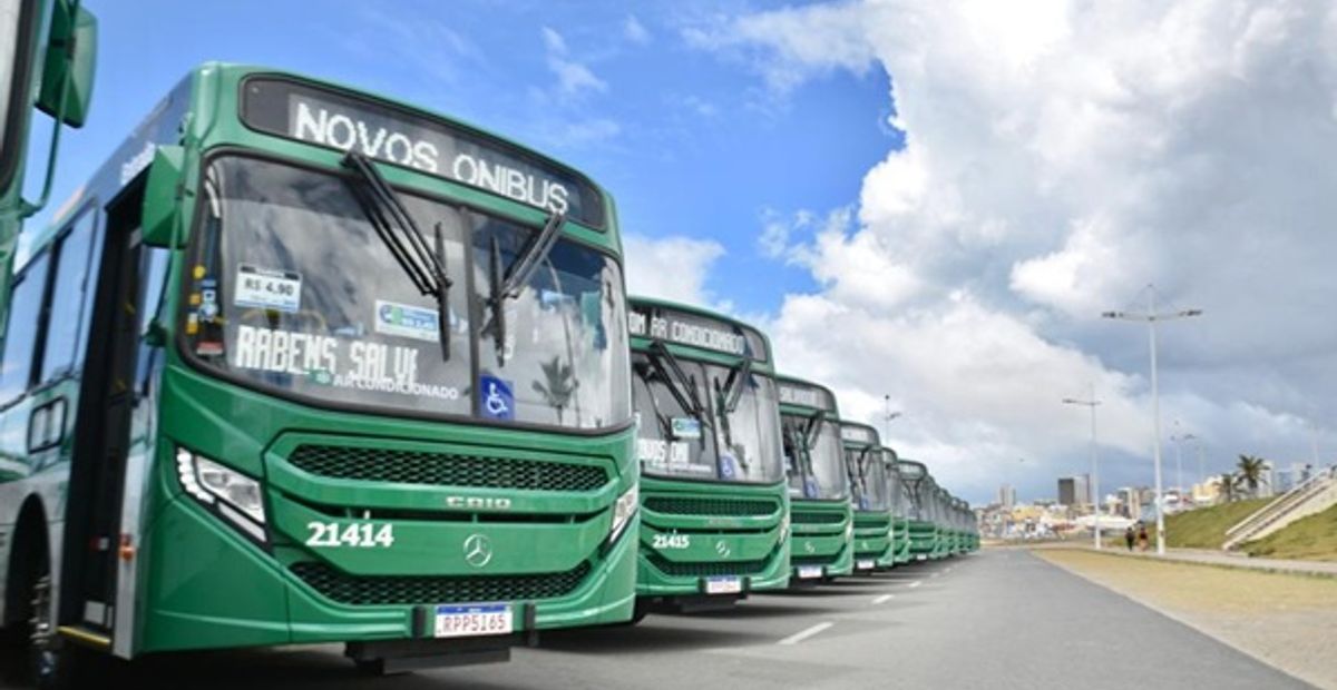 Fim do dinheiro nos &ocirc;nibus de Salvador motiva protesto de rodovi&aacute;rios em defesa dos cobradores