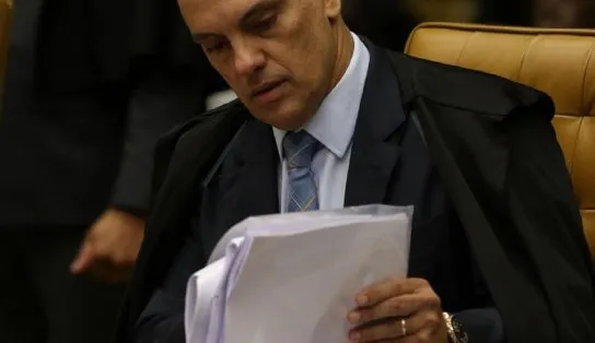 Alexandre de Moraes dá 10 dias para PF se manifestar em ação contra troca de diretores