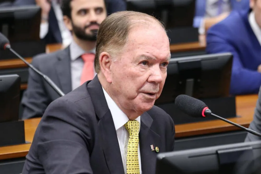 João Leão é internado em Brasília após diagnóstico de dengue
