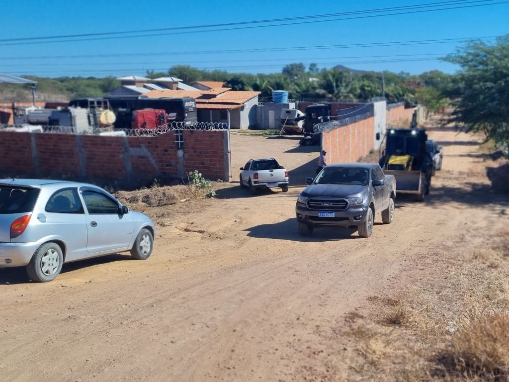 A retroescavadeira foi localizada em Guanambi, no sudoeste baiano. Foto: Ascom/PCBA
