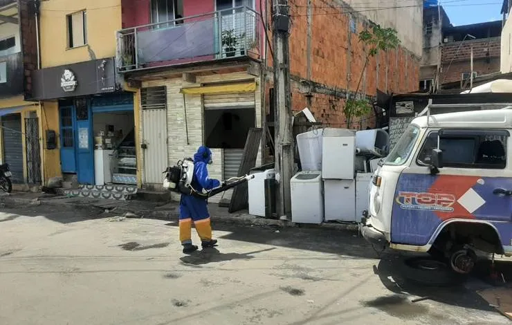 Combate ao mosquito é intensificado em diversos bairros de Salvador neste sábado