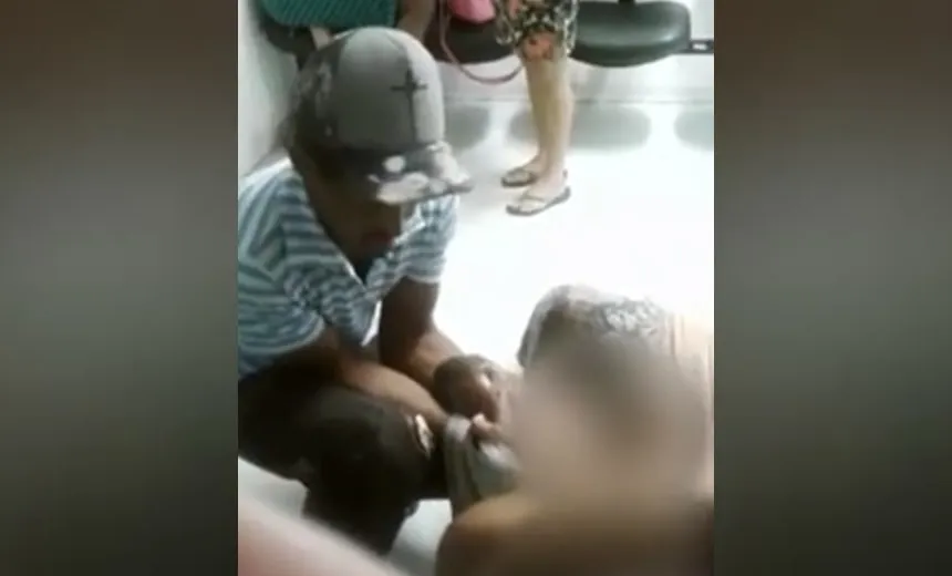 Bebê morre após nascer em recepção de hospital em Camaçari; família alega negligência; assista
