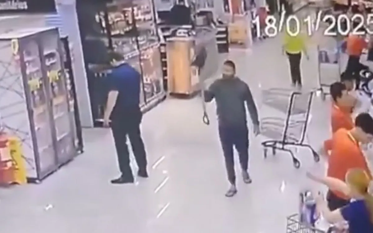 Em depoimento à polícia, o agressor disse que a esposa estava sendo cobrada no trabalho e não havia recebido folga, o que gerou o ataque