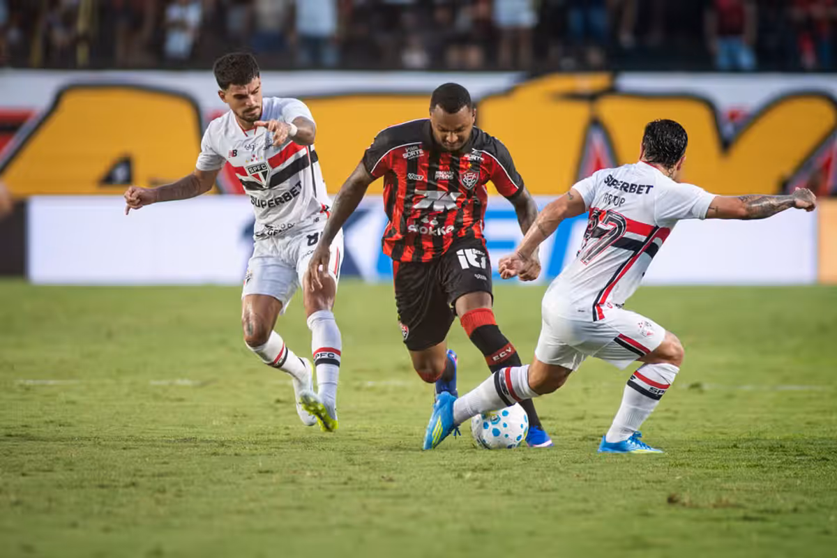 Vit&oacute;ria venceu o S&atilde;o Paulo por 2 a 0, no primeiro turno. Foto: Victor Ferreira | ECV