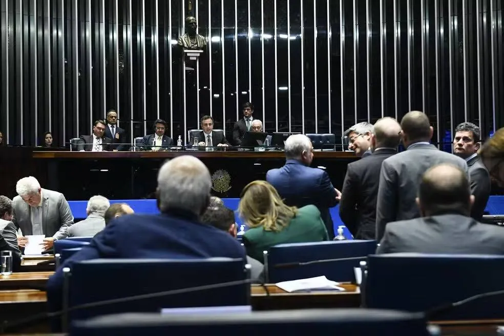 Senado aprova projeto que proíbe ‘saidinha’ de presos em feriados; Projeto agora vai à Câmara