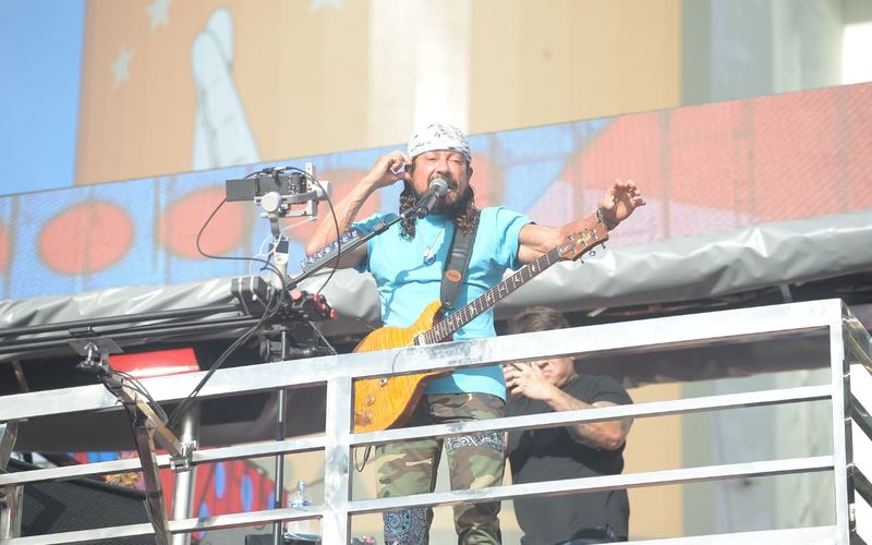 Com d&eacute;cadas de hist&oacute;ria no Carnaval de Salvador, Bell Marques reafirma seu posto como um dos maiores puxadores de trio do pa&iacute;s. A escolha de &ldquo;Que Calor &eacute; Esse?&rdquo; para abrir oficialmente a festa refor&ccedil;a a for&ccedil;a da m&uacute;sica como hino da temporada/Foto: Fred Pontes