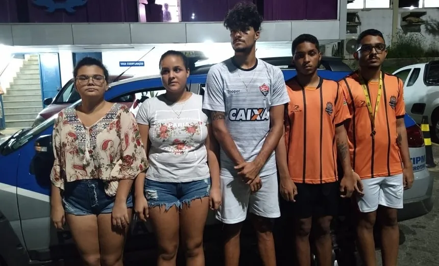 Operação policial prende cinco traficantes no bairro de Brotas