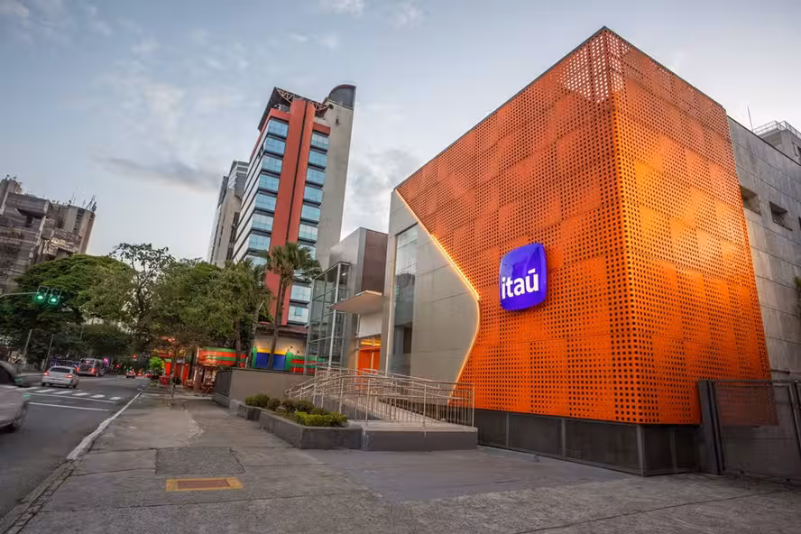 Banco Itaú realiza demissões em massa. Foto: Divulgação