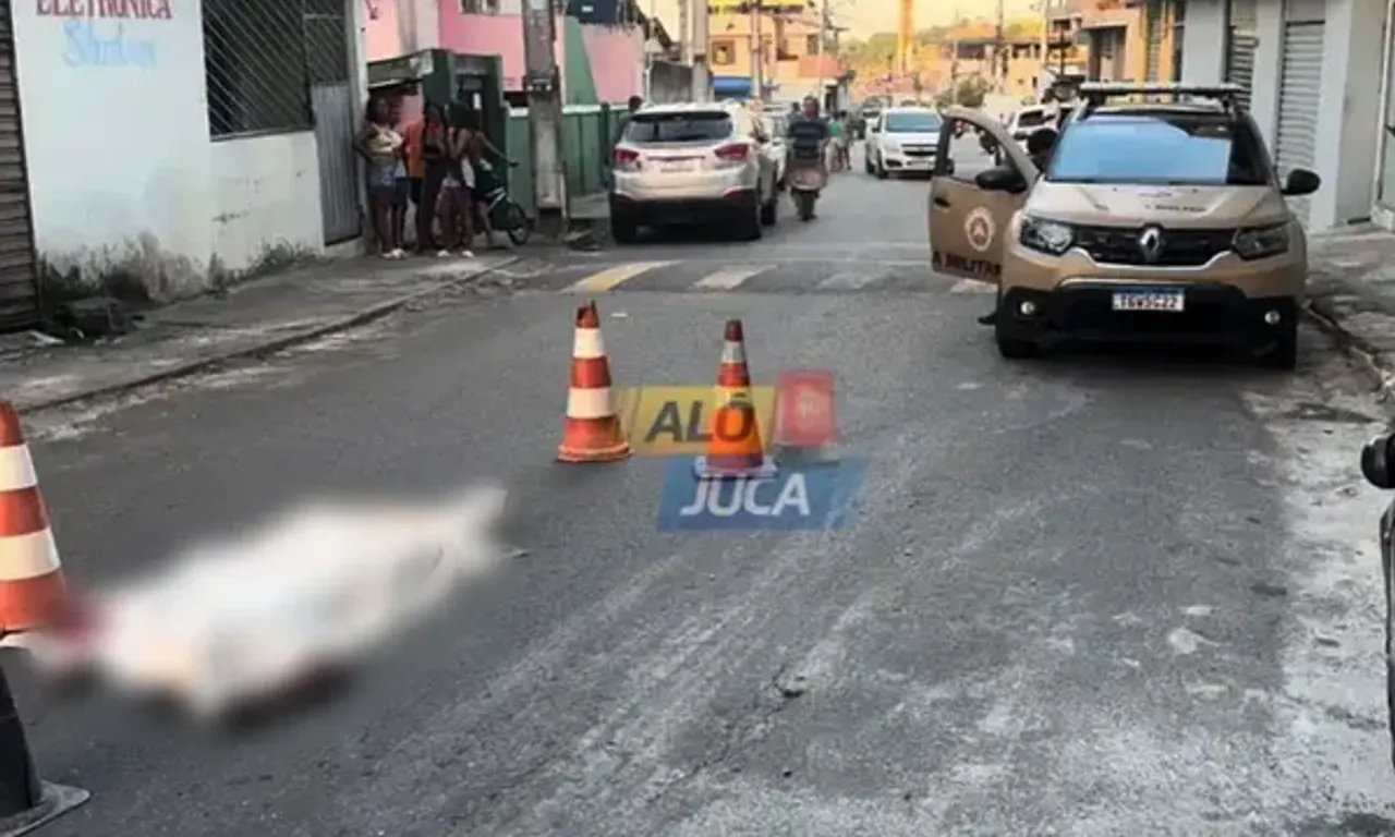 Homem &eacute; morto a facadas e tem corpo encontrado em rua da Salvador. Foto: Al&ocirc; Juca