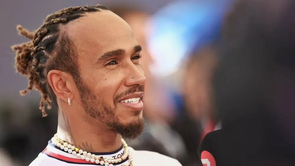 Imprensa especializada dá como certa a transferência de Lewis Hamilton para a Ferrari