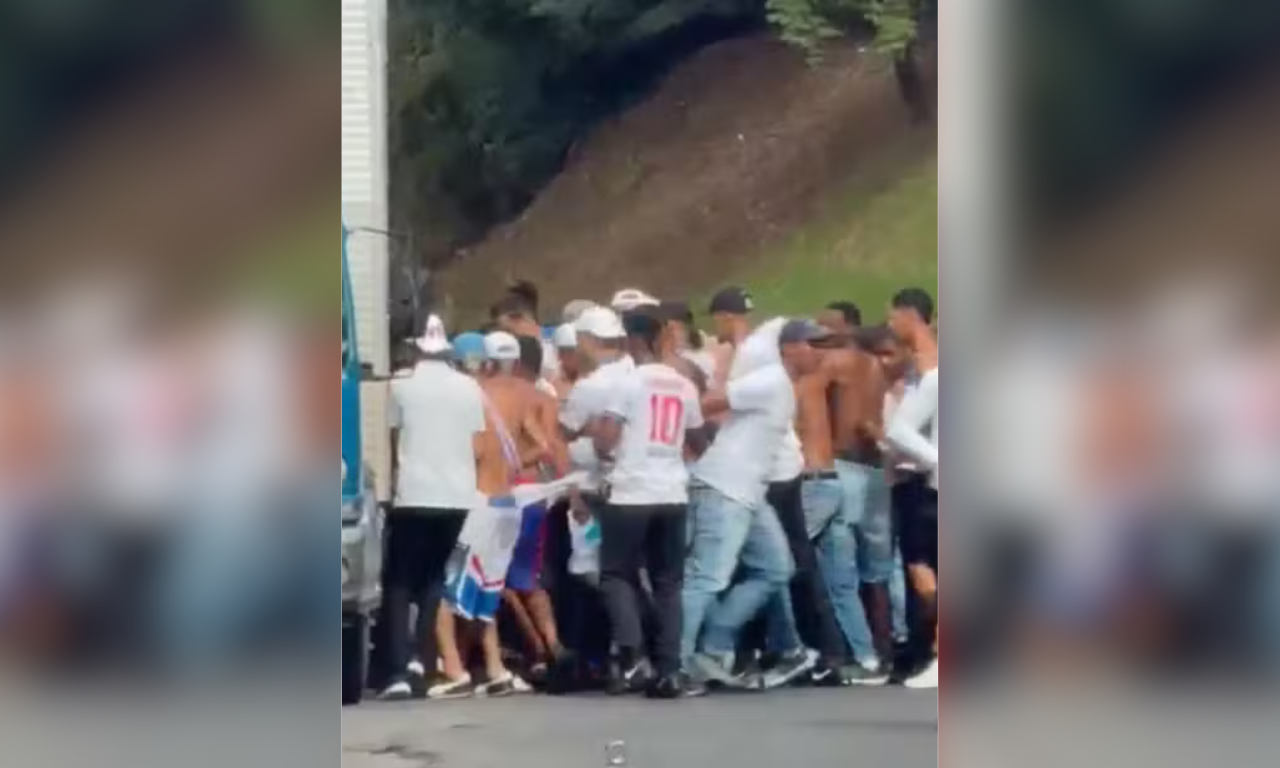 Torcedor do Vit&oacute;ria tem alta ap&oacute;s ser espancado por organizada do Bahia.Foto: Reprodu&ccedil;&atilde;o