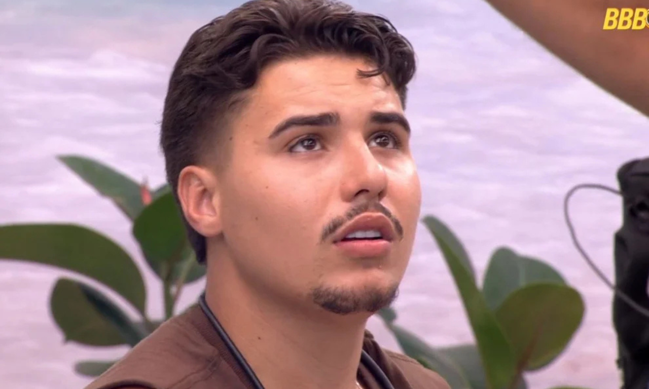 Fam&iacute;lia afirma que Pedro, do BBB 26, voltou para casa e n&atilde;o reconhece parentes.Foto: Reprodu&ccedil;&atilde;o