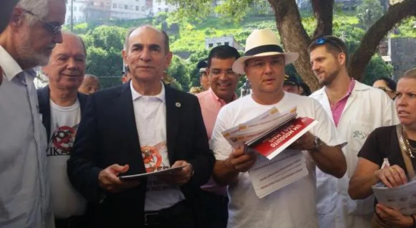 Ministro da Saúde vem a Salvador para campanha contra Aedes aegypti e encontra foco do mosquito no Pelourinho