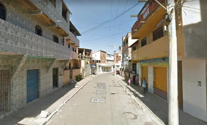 Policial é baleado e moradores são feitos de refém na Santa Cruz