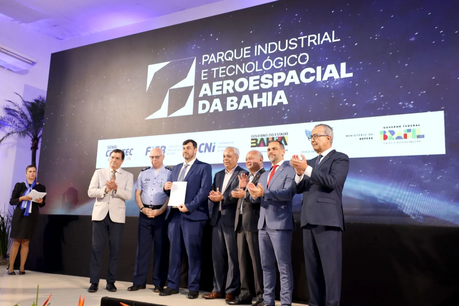 Imagem da inauguração do Parque Industrial e Tecnológico Aeroespacial da Bahia