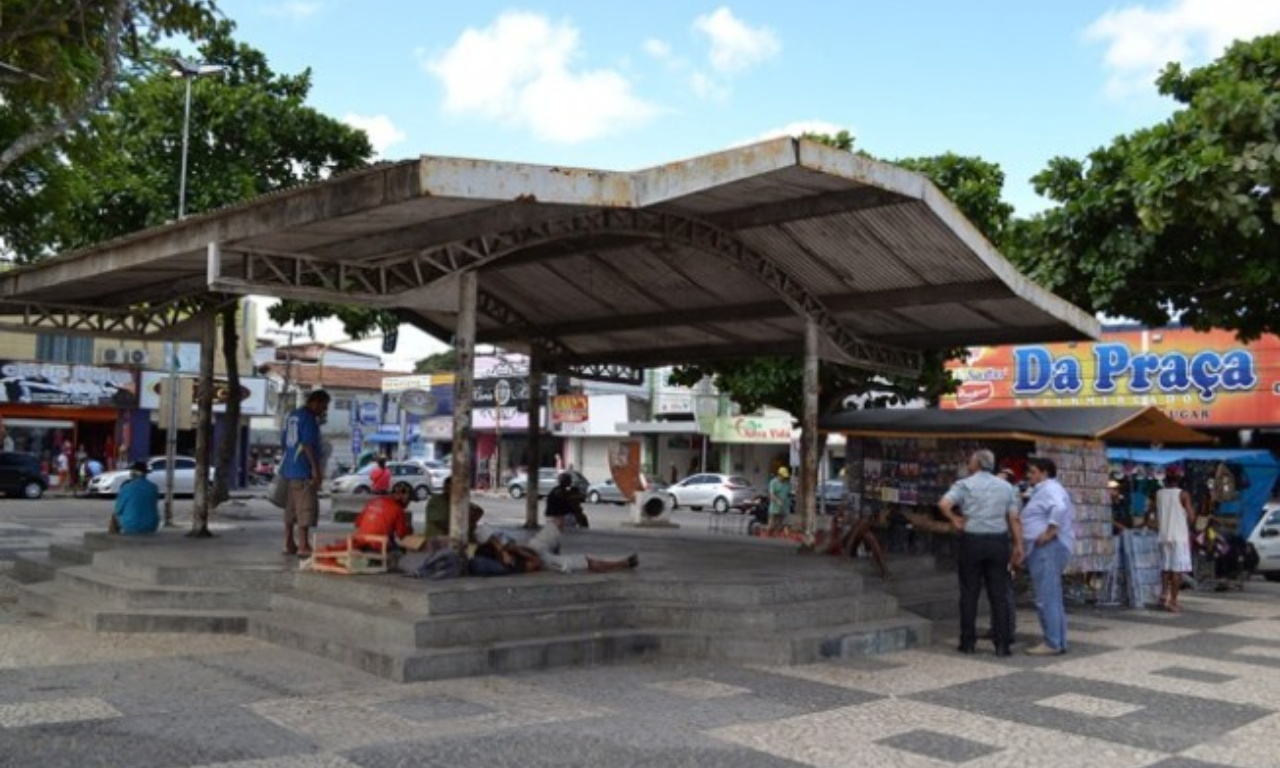 M&atilde;e e filho s&atilde;o atingidos por bala perdida em pra&ccedil;a de Feira de Santana.Foto: Prefeitura de Feira de Santana