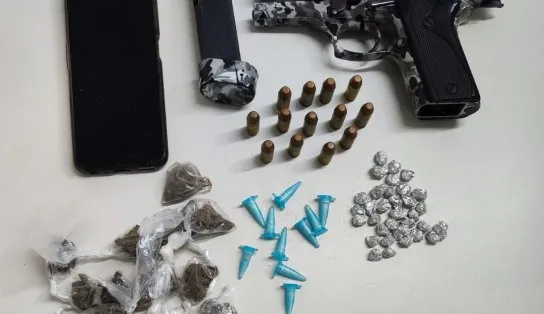 Polícia Militar apreende arma e drogas no bairro Ceasa