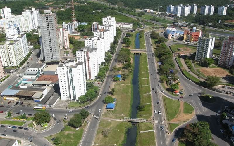A Avenida Jorge Amado, em Salvador, Bahia, era anteriormente conhecida como Avenida Vale do Cascão/Foto: Reprodução 